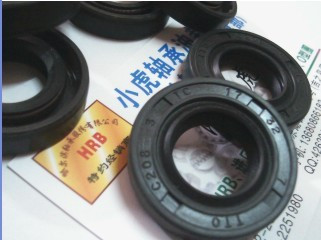 TC17*32*7C208TTO台湾油封