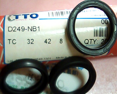 TC32*42*8D249TTO骨架油封