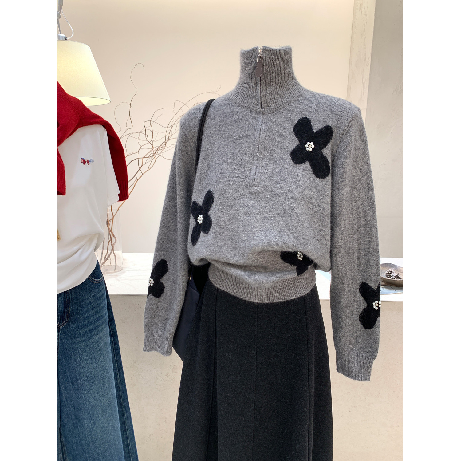 立体钉珠花朵高领半拉链毛衣内搭