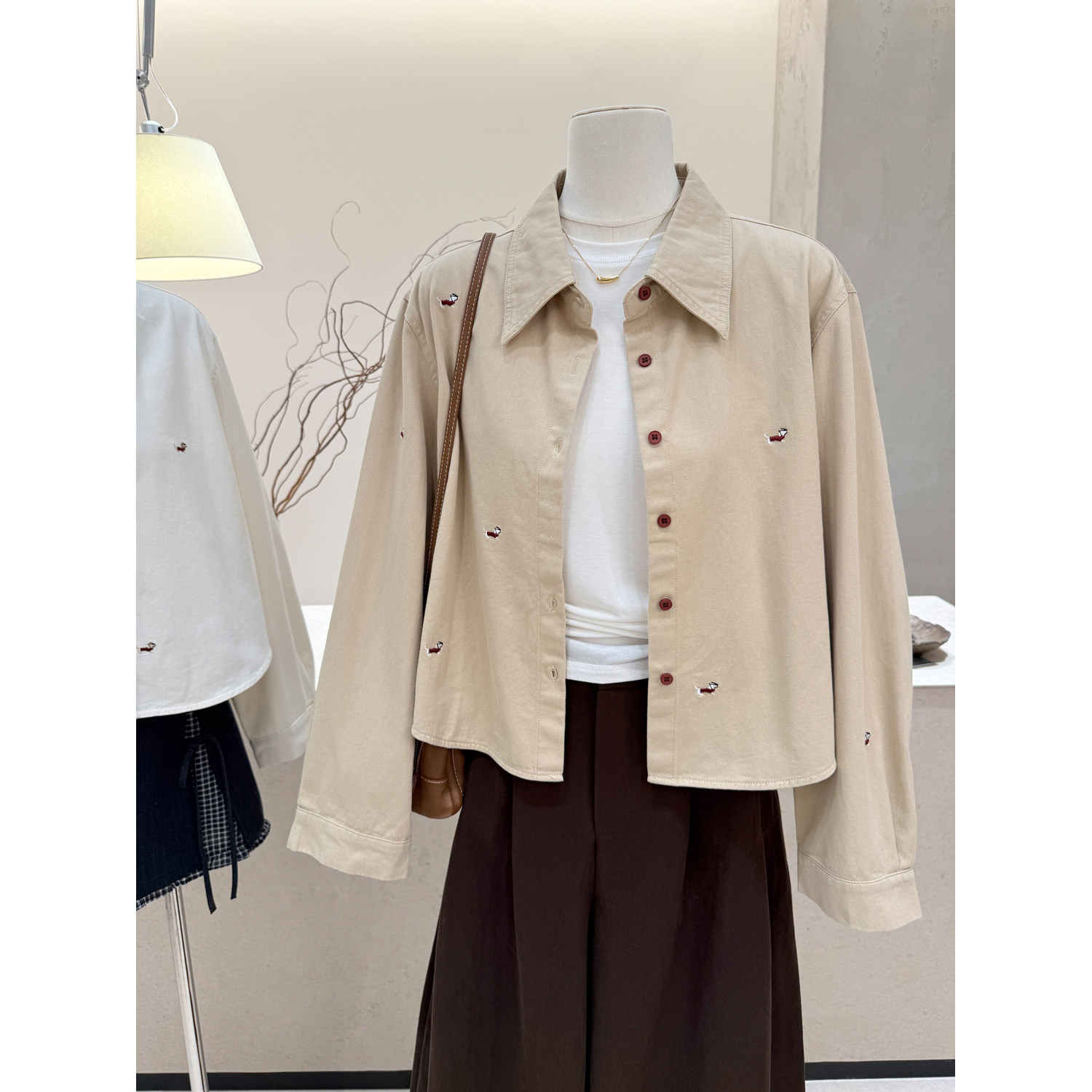 百搭翻领长袖衬衫宽松刺绣衬衣