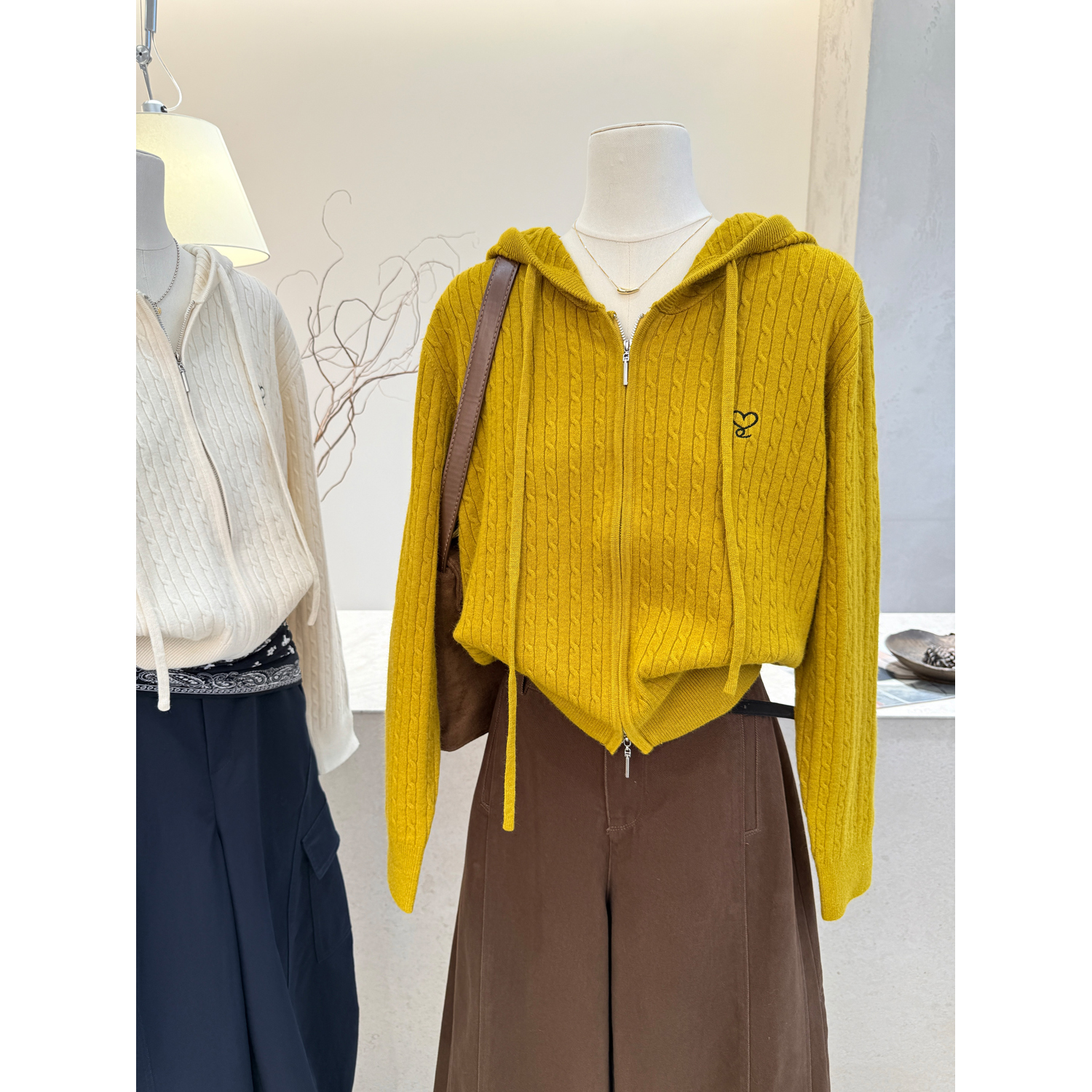 韩版刺绣连帽双拉链针织开衫外套