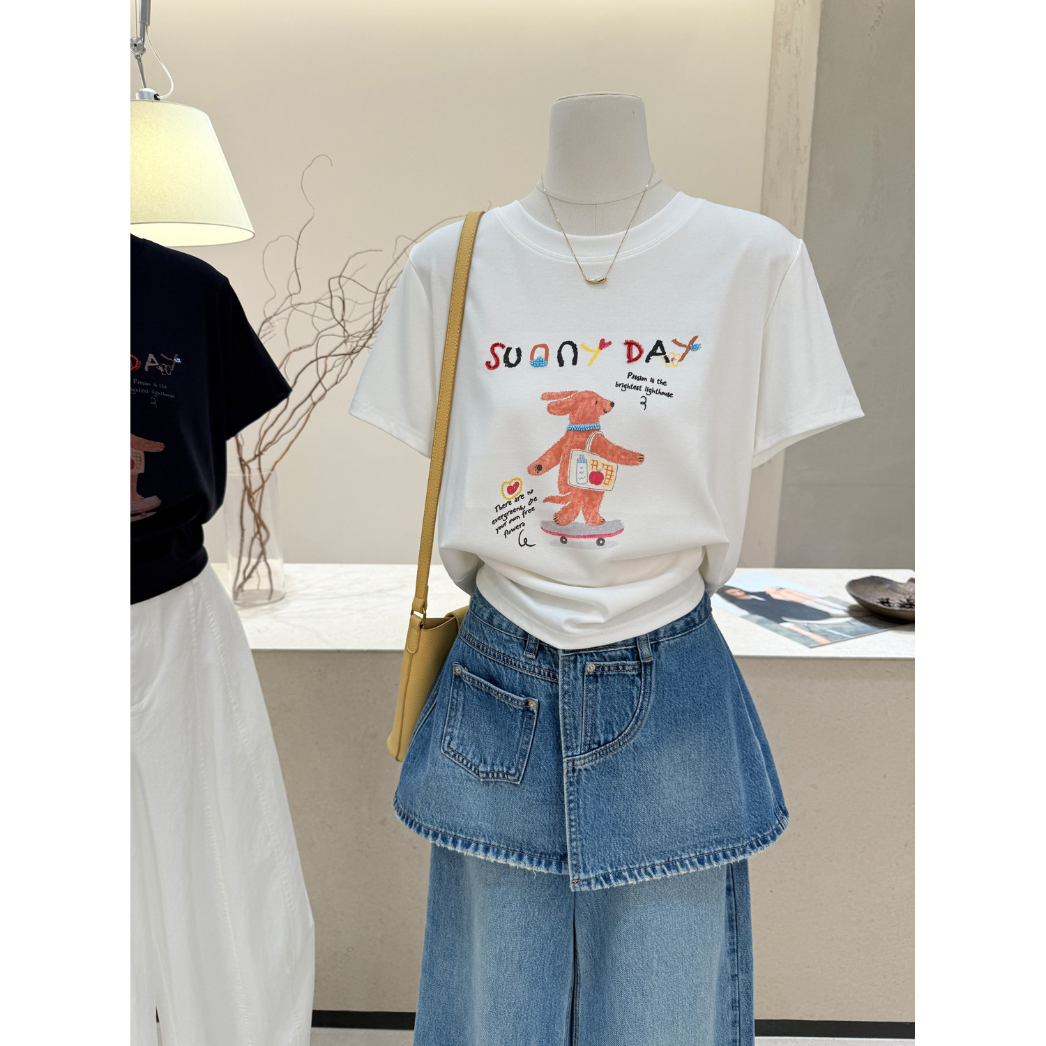 小哲 卡通印花钉珠短袖T恤女白色圆领显瘦韩版小熊滑板体恤上衣