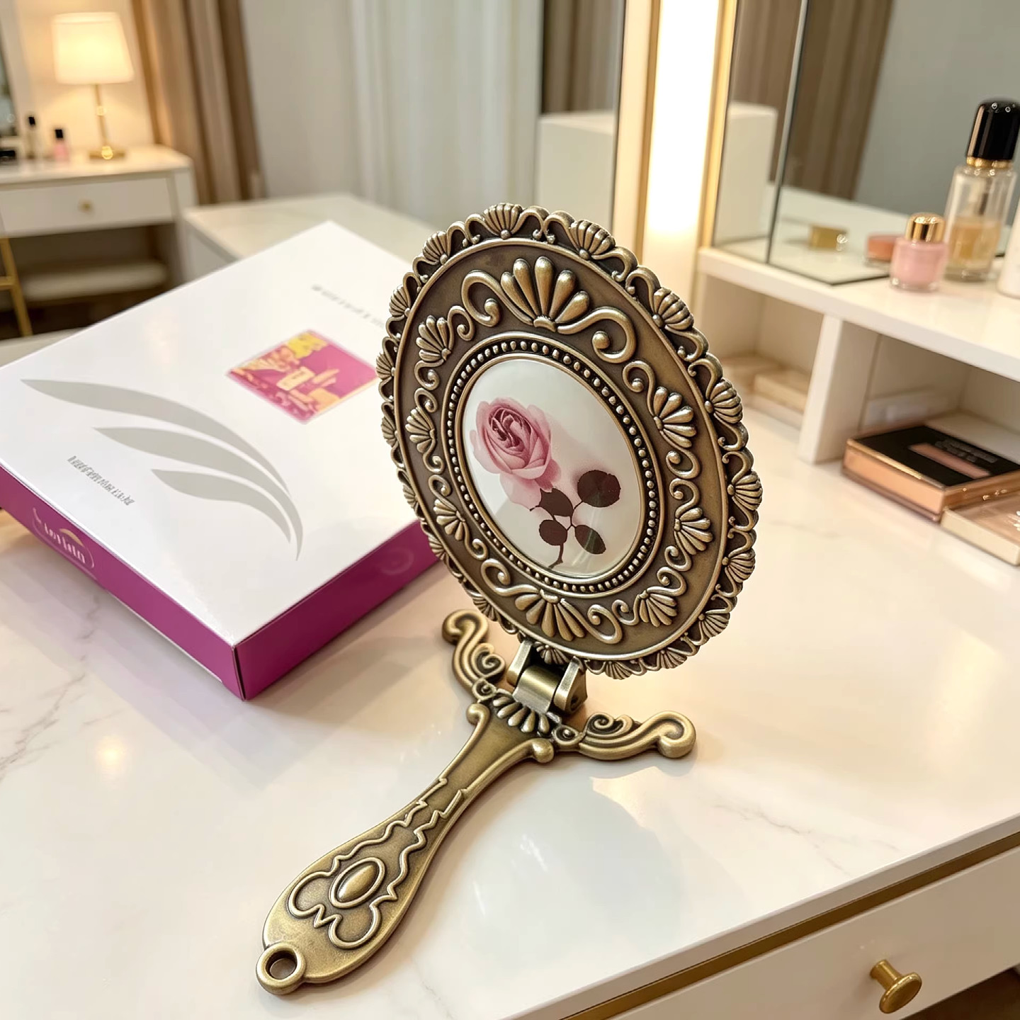 韩国进口手持折叠两用便携化妆镜金属镜金色轻奢复古公主梳妆镜子