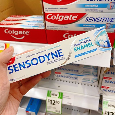 澳洲代购直邮Sensodyne舒适达牙膏美白去牙渍强化牙釉质防蛀 100g