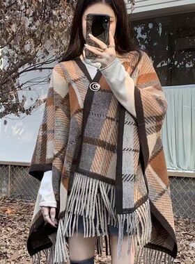 美拉德风格子披肩女外搭新款韩版高级氛围感时尚百搭流苏斗篷围巾