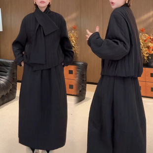 时尚百搭显瘦休闲三件套装2025冬季新款设计感围巾棉衣外套半身裙