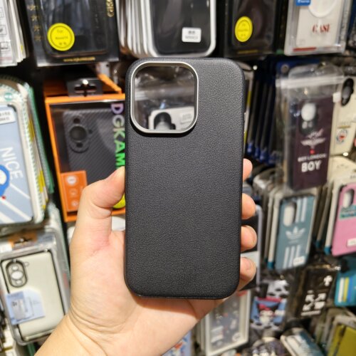 IDEAR适用苹果iPhone16Pro手机保护套防摔摄像头加高金属镜头按键全包边外壳简约素皮质亲肤感时尚奢华纯黑色