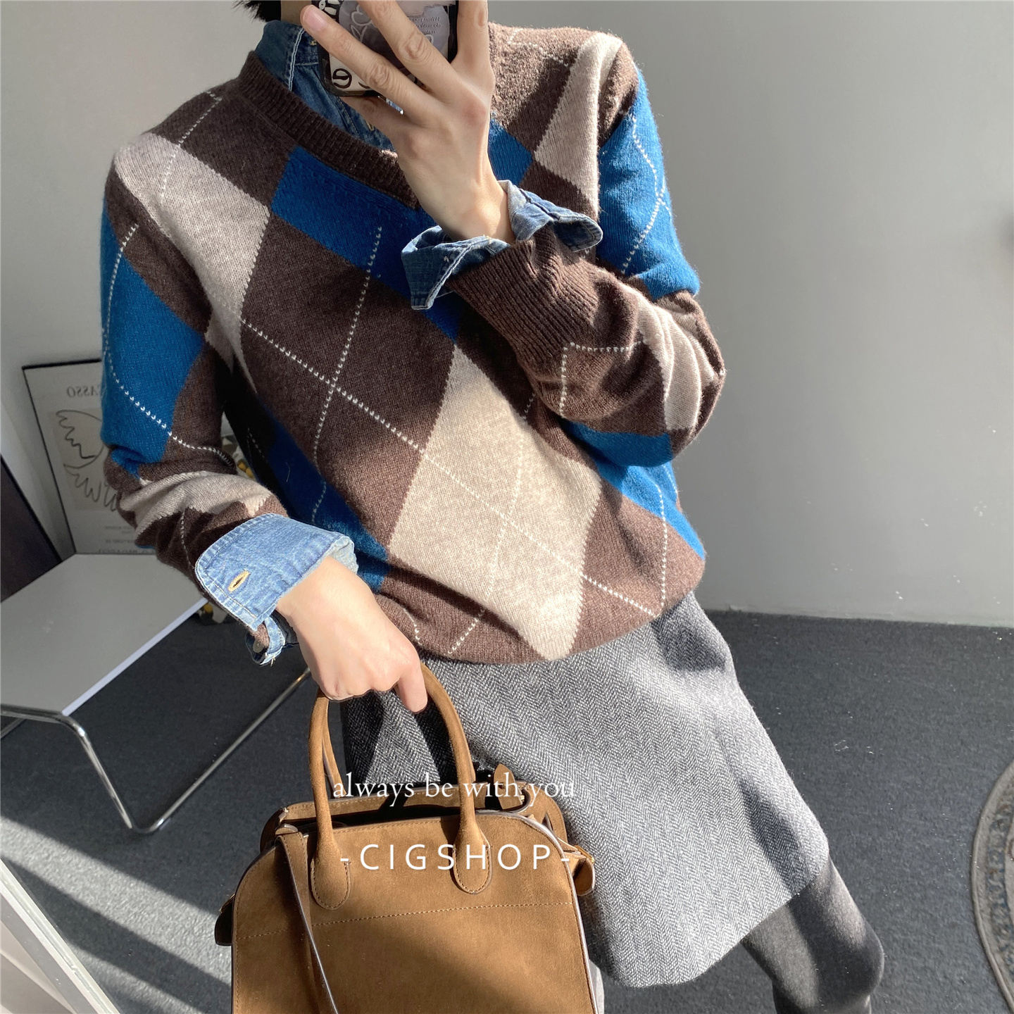 学院系100羊毛钻石菱格V领毛衣