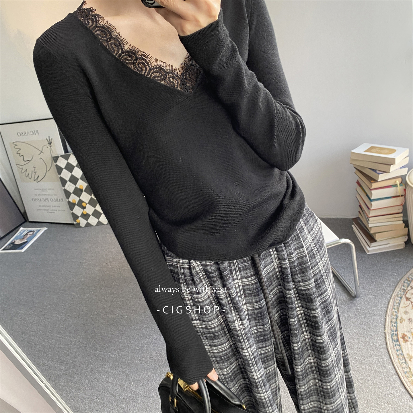 拼接蕾丝V领毛织上衣美丽诺羊毛