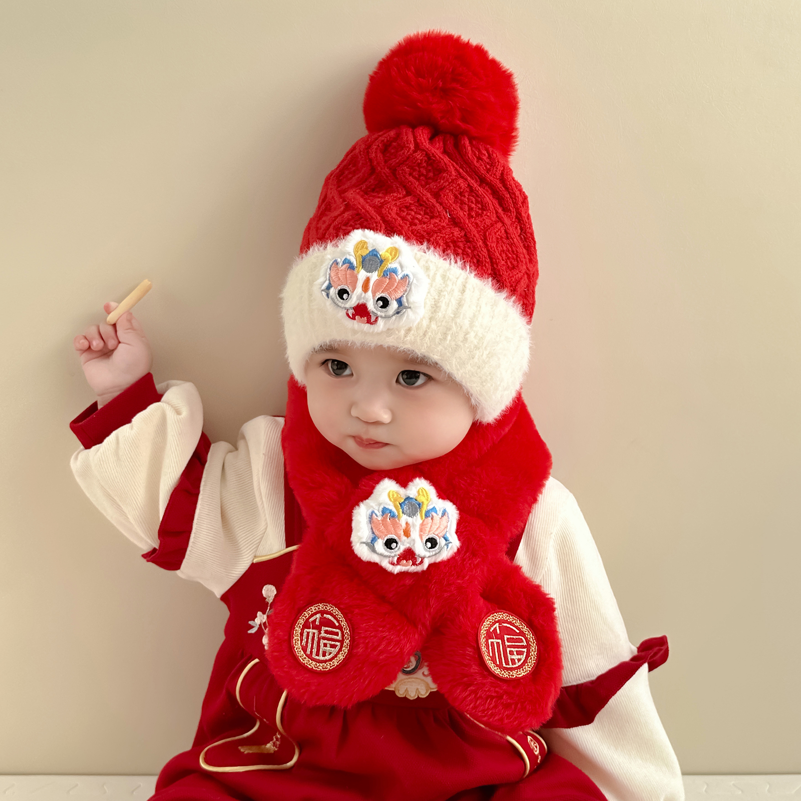2-3-4岁5儿童男女宝宝新年红色帽子围脖手套圣诞礼物套装冬天周数