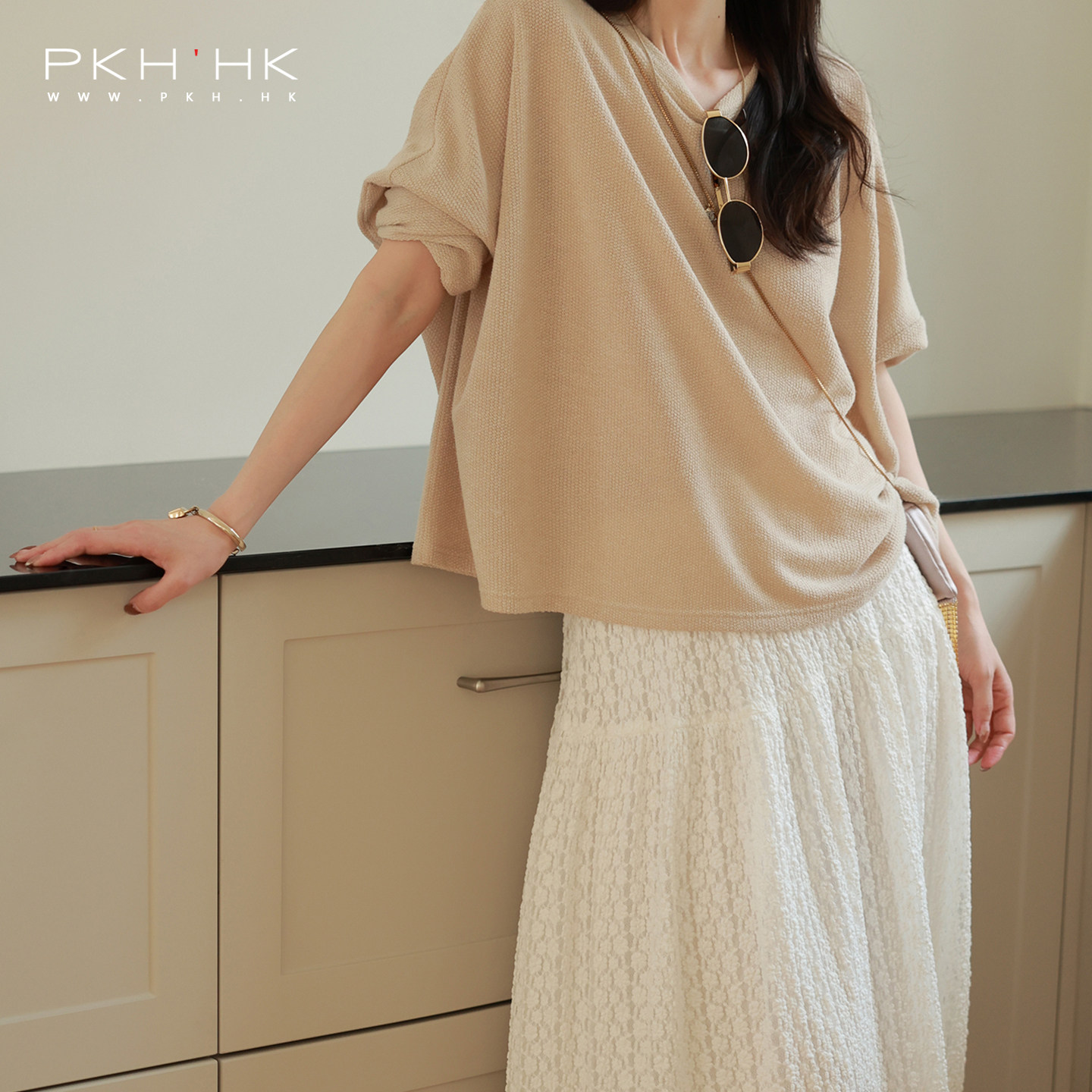 PKH.HK 特 夏新 文私服 廓形敲爱时髦松弛也温柔圆领肌理针织上衣