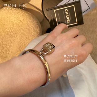 PKH.HK 新品特文经典搭配手腕出镜ZUI多的开口可调节香香锁头手镯