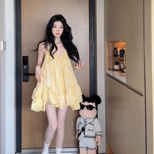 赵露思同款 海边度假漂亮荷叶边裙子 法式 露背黄色吊带连衣裙女夏季