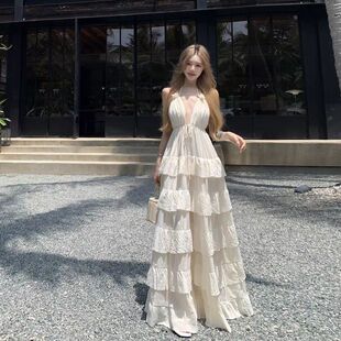 收腰显瘦挂脖露背荷叶边大摆蛋糕连衣裙度假旅游夏装新品时尚显瘦