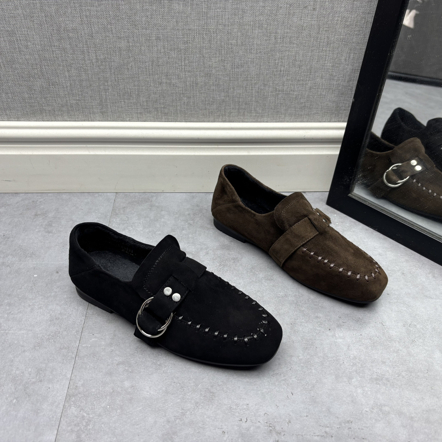 品牌撤柜2025冬季新款断码处理真皮女鞋一脚蹬加绒保暖复古方头鞋