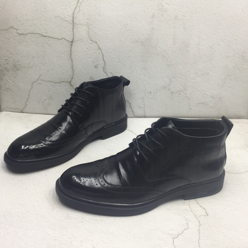 品牌撤柜冬季新款真皮商务休闲牛皮男鞋时尚尖头显瘦绑带短筒皮靴