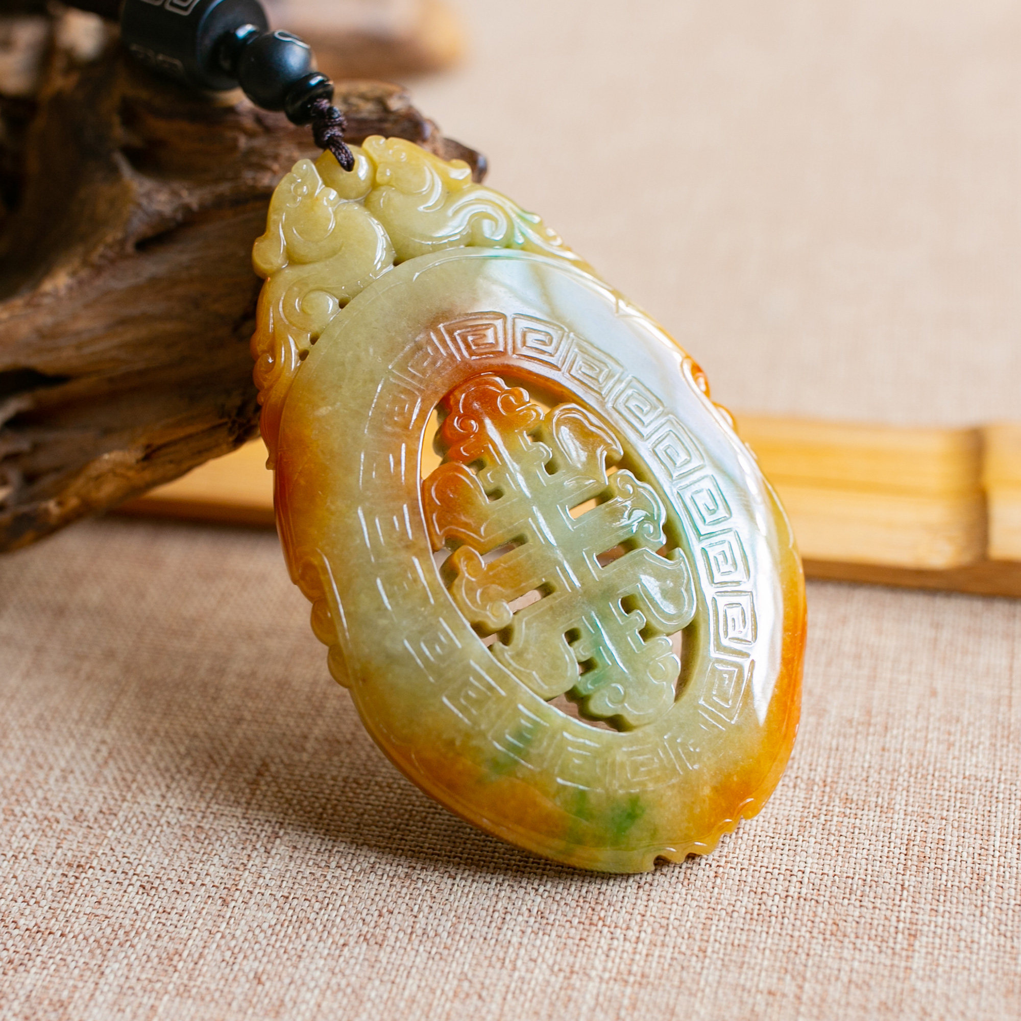 【已售】天然翡翠 a货 挂件 仿古牌 双面镂空雕 黄翡冰种xxs1010