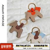 磁吸小马挂件 包挂件开口圆扣皮质磁吸挂饰帽夹