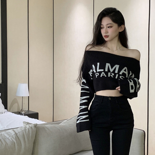 黑色一字肩慵懒短款打底毛衣女秋冬设计感小众甜辣妹修身针织上衣