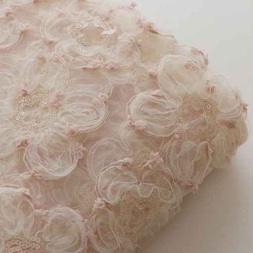 蕾丝盘花亮片刺绣面料