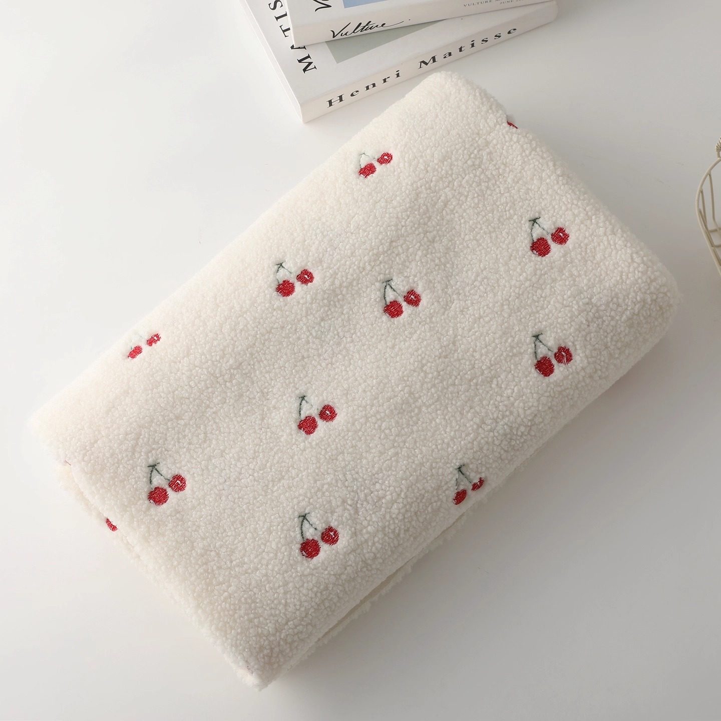 ins可爱樱桃刺绣毛绒布料秋冬外套马甲童装服装面料手工DIY布,居家布艺,海绵垫/布料/面料/手工diy,淘宝优惠券,粉丝福利购,淘宝优惠卷