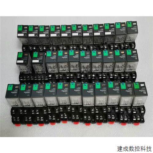 议价(议价)原装正品施耐德继电器RXM2AB2BD 24VDC 小8脚1