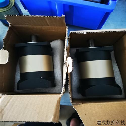 议价PGA090-25精密行星减速机2台只用了一次便宜处理了(奋斗电子