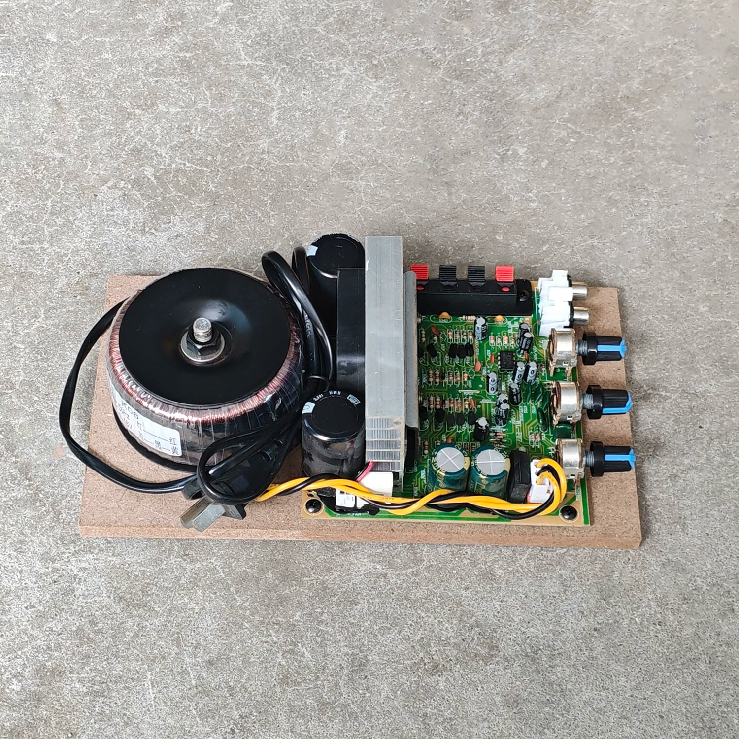 发烧级 功放板 成品 2.0四管风冷 大功率 200W 进口功放4管 环牛