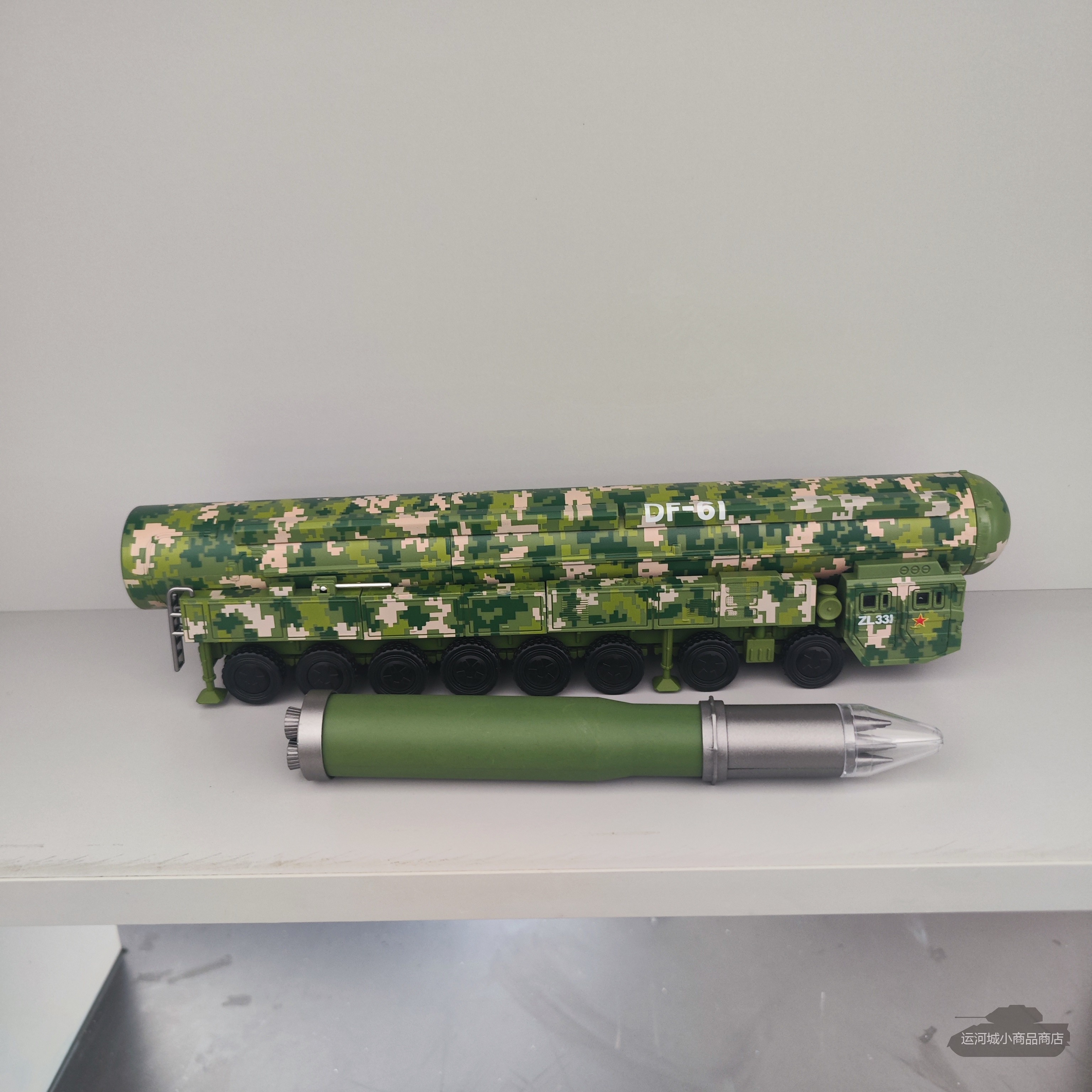 包邮成品1/72无需拼装塑料中国东风61核导弹运输发射车DF61