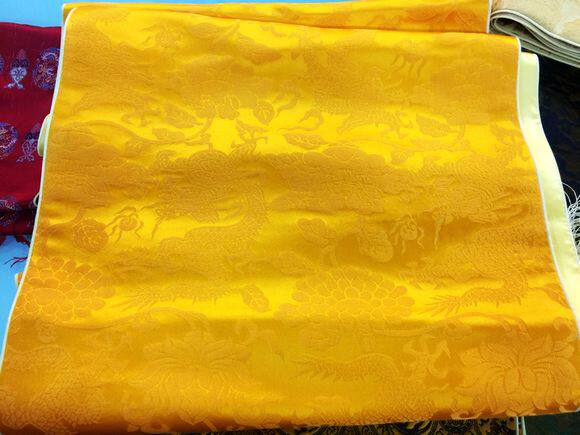 yunjin 新品 南京云锦 吉祥牌云锦 红底金色花纹真丝云锦披肩现货