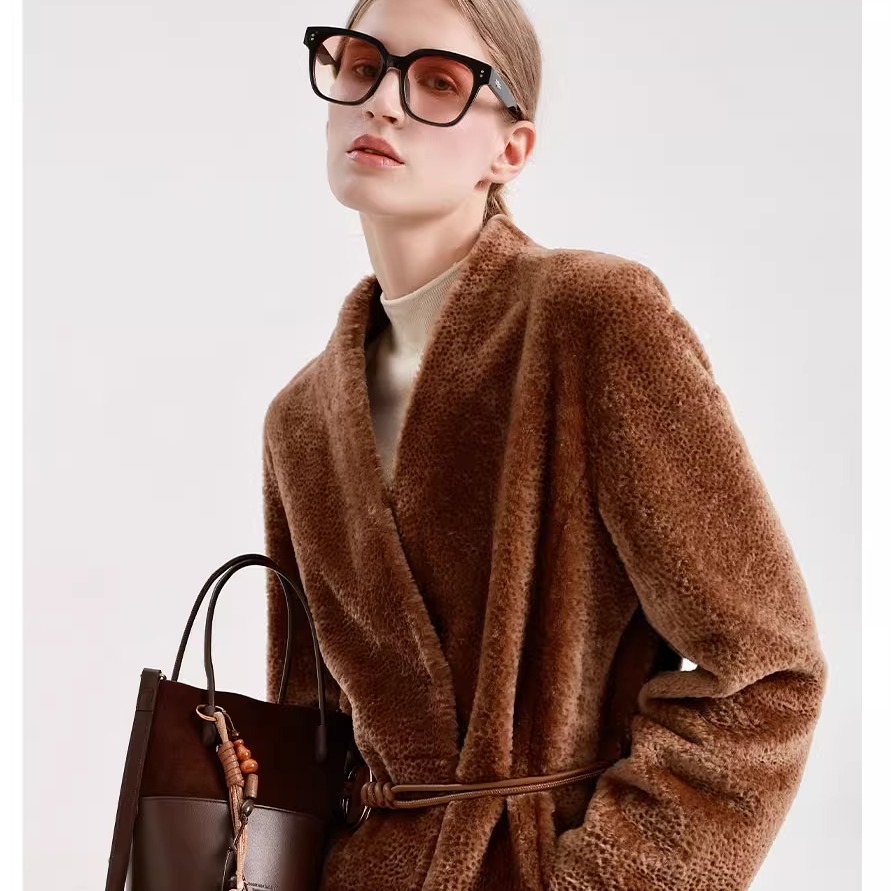 UJ/南非进口lacon拉贡皮毛一体女外套2025V领收腰皮草