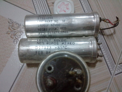 美国思碧SPRAGUE古董插脚 60V 1800UF古董发烧电容尺寸35*102