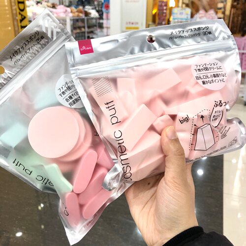 日本大创泡水变大三角化妆海棉
