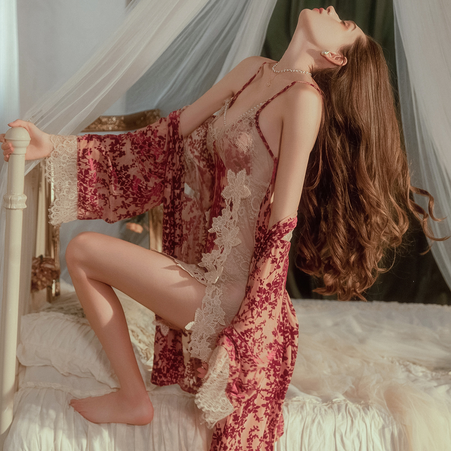 今夕何夕性感睡衣女高级感透视丝绒侧开叉法式碎花吊带睡裙家居服