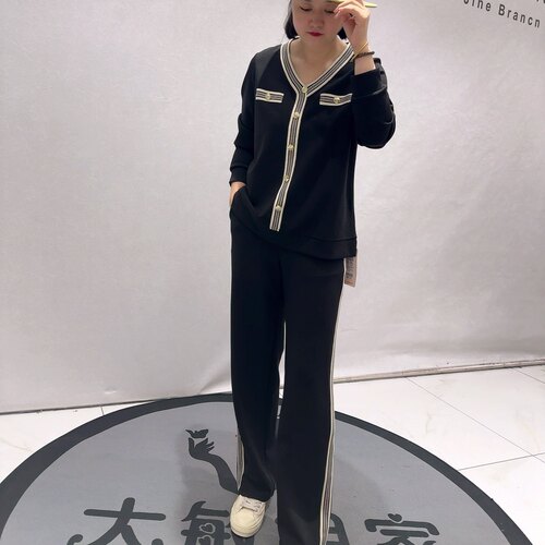 5459芮娜依莲秋款新品长袖v领上衣搭配松紧腰休闲裤两件套加大码