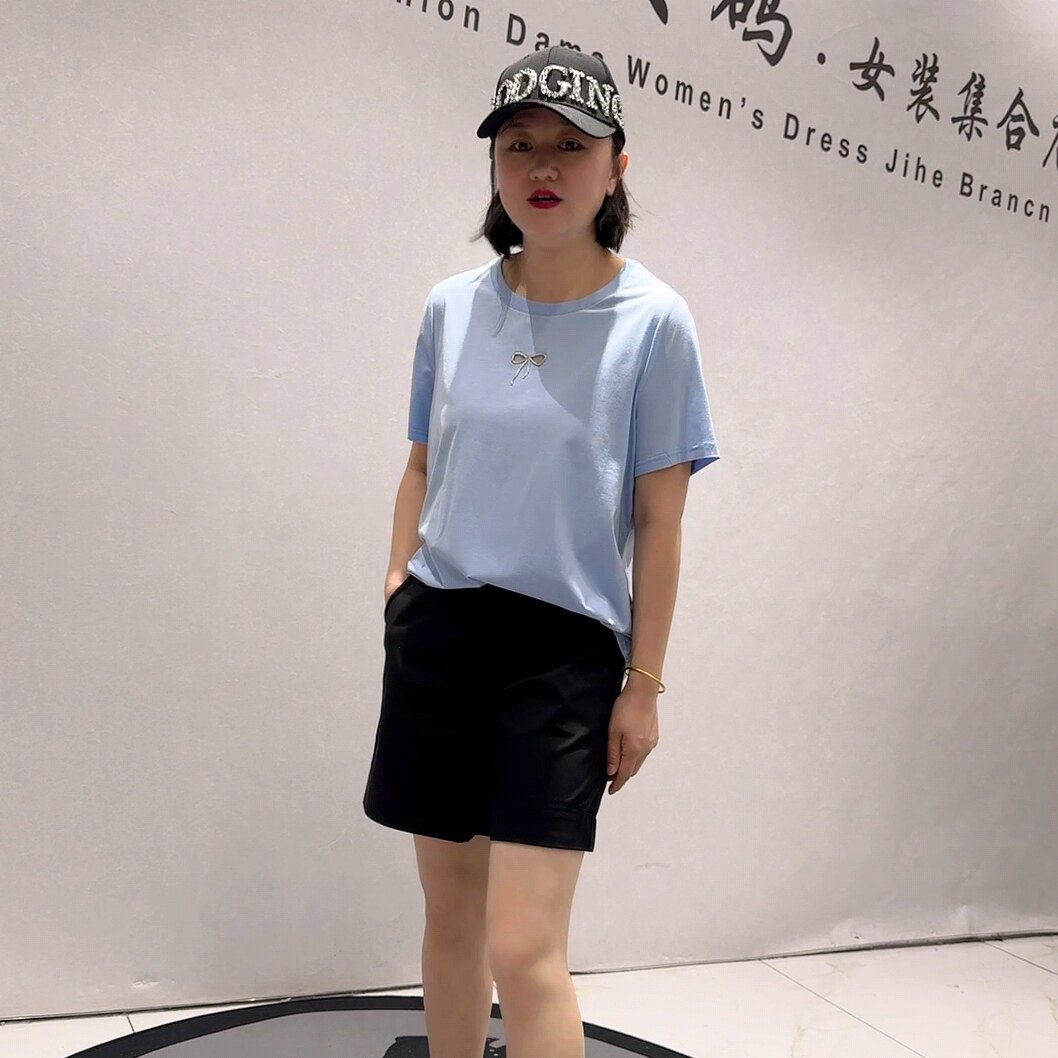 1901芮娜依莲初夏新品镂空蝴蝶结设计简约时尚T恤衫加大码女装