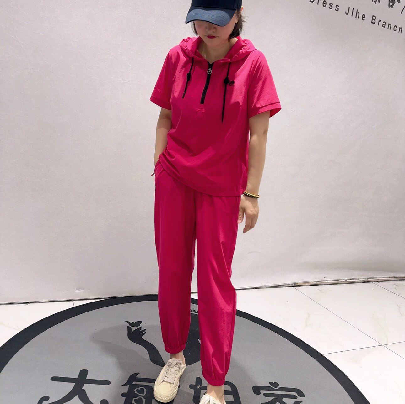 5736芮娜依莲夏款新品半拉链上衣搭配运动风休闲裤两件套加大码