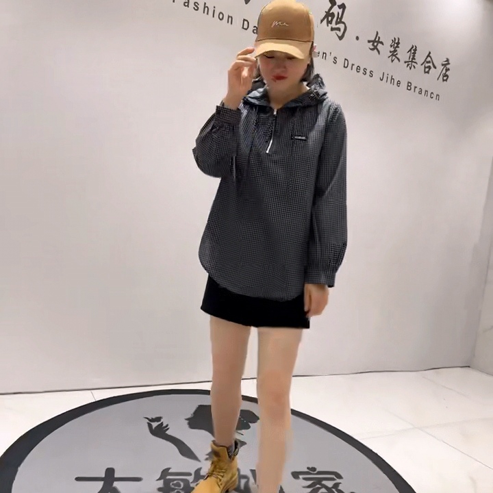 1210女权贵族春款新品一手长遮肉衬衫料减龄格子帽衫加大码女装