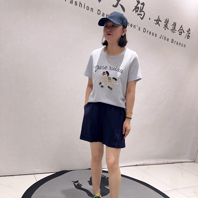 5005芮娜依莲夏款新品重工动物图案舒适透气减龄T恤衫加大码女装