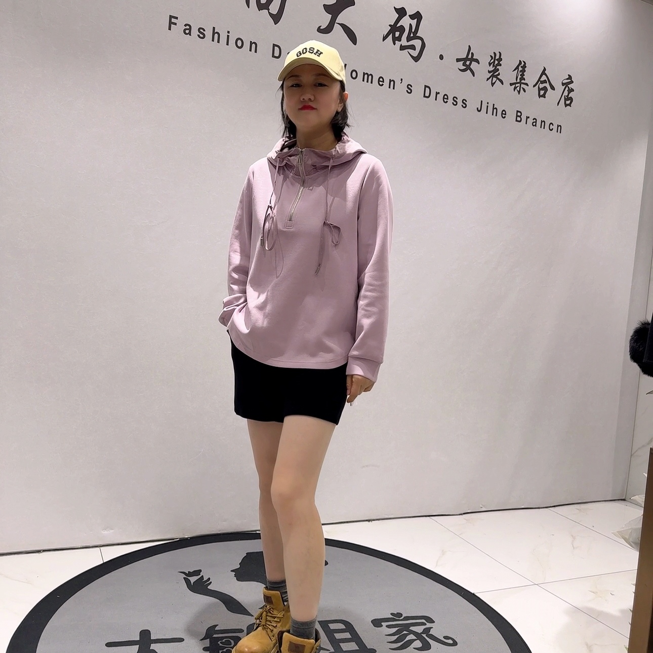 4142针丝缘子汇冬款新品弧形韩国面料烫金减龄帽衫加大码女装