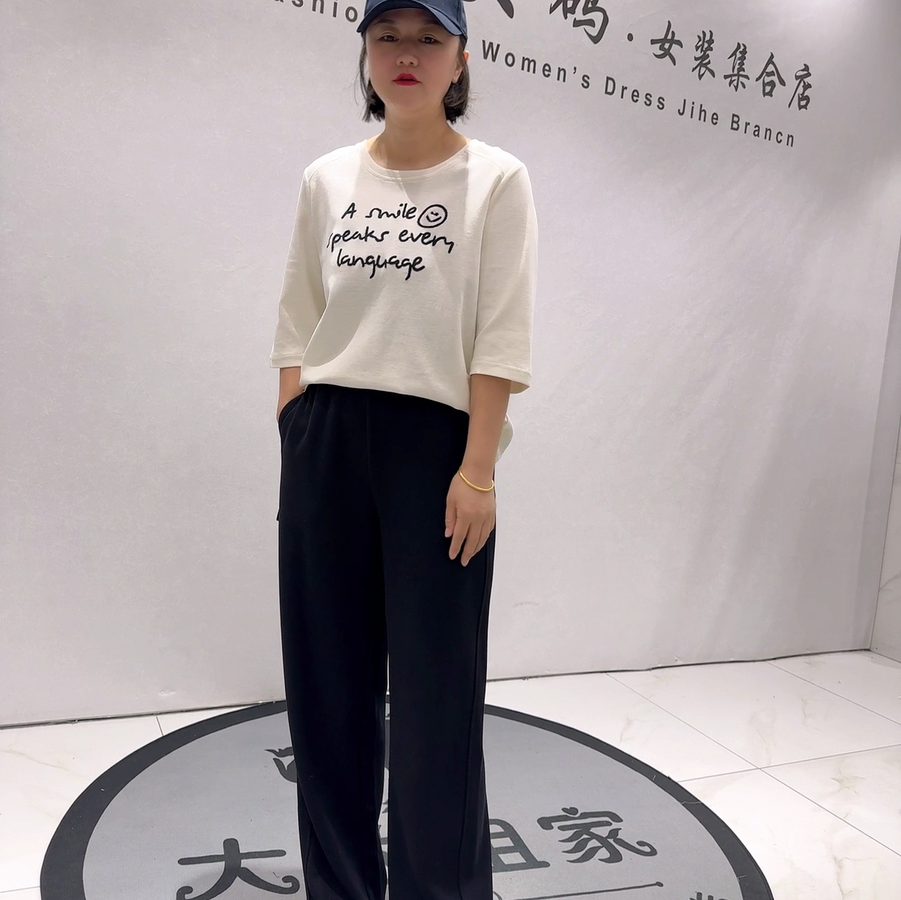 2096针丝缘子汇冬款新品刺绣字母厚实面料六分袖T恤衫加大码女装