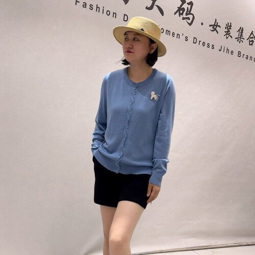 5042芮娜依莲秋款新品简约舒适百搭减龄长袖针织开衫加大码女装