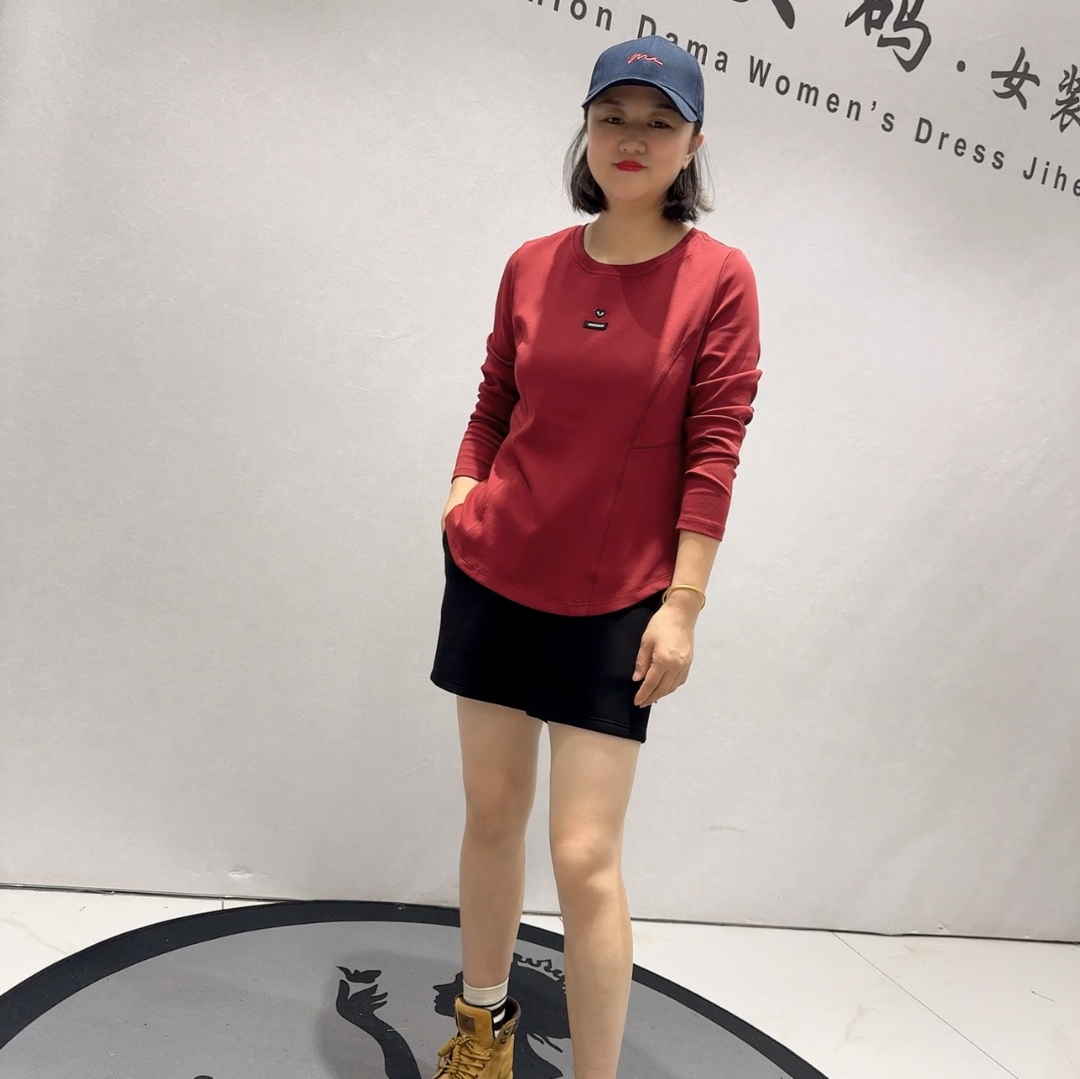 8130女权贵族初冬新品刺绣字母收腰简约弧形打底衫加大码女装