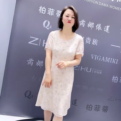 女权贵族3223夏季新款扣花刺绣气质百搭女人味遮肉显瘦大码连衣裙