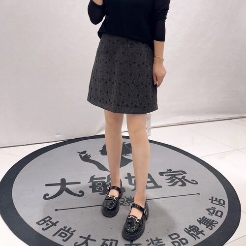 8197女权贵族秋款新品面料含羊毛松紧腰串珠珠片短裙加大码女装