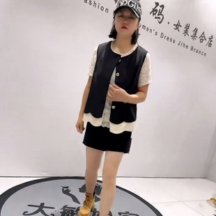 6112女权贵族初秋新品 女人味底边拼接系扣开衫 百搭显瘦马夹加大码