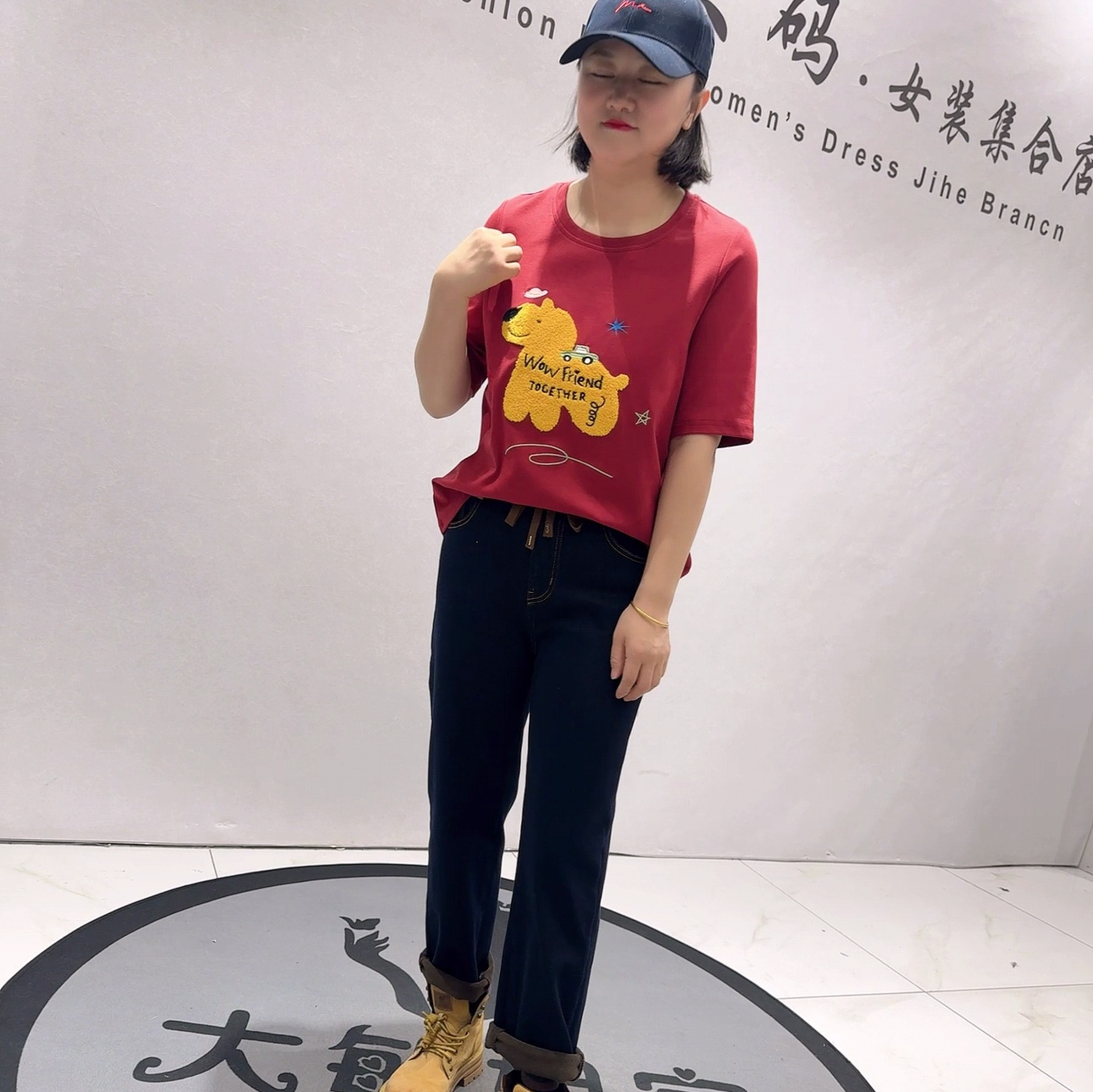 1538女权贵族春款新品小狗图案毛巾绣减龄百搭圆领半袖加大码女装