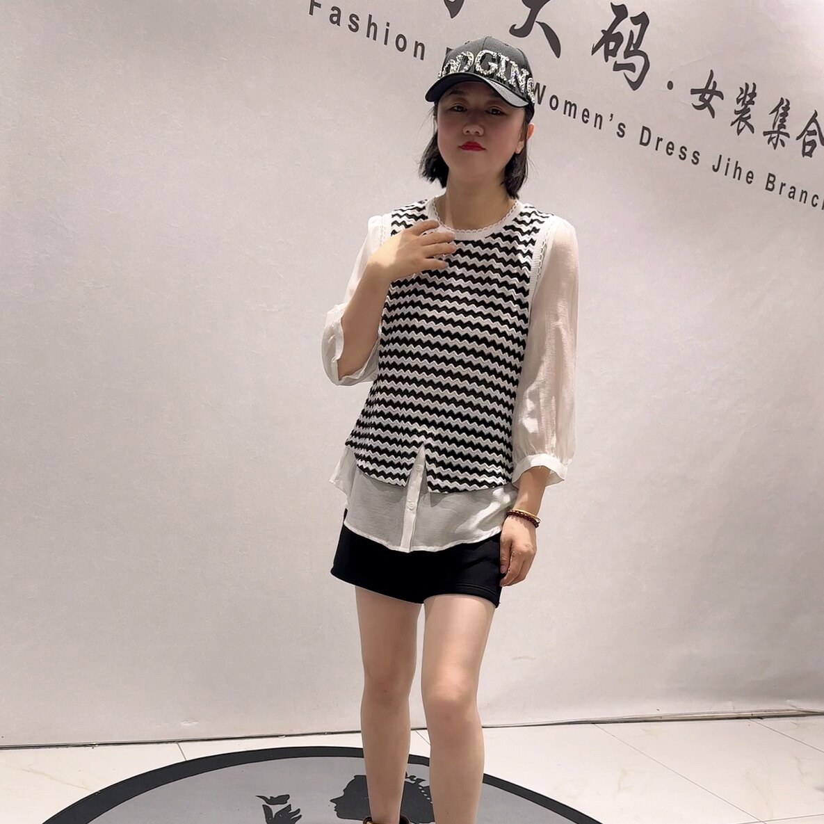 1612女权贵族年货春款新品拼接面料一手长休闲减龄衫加大码女装