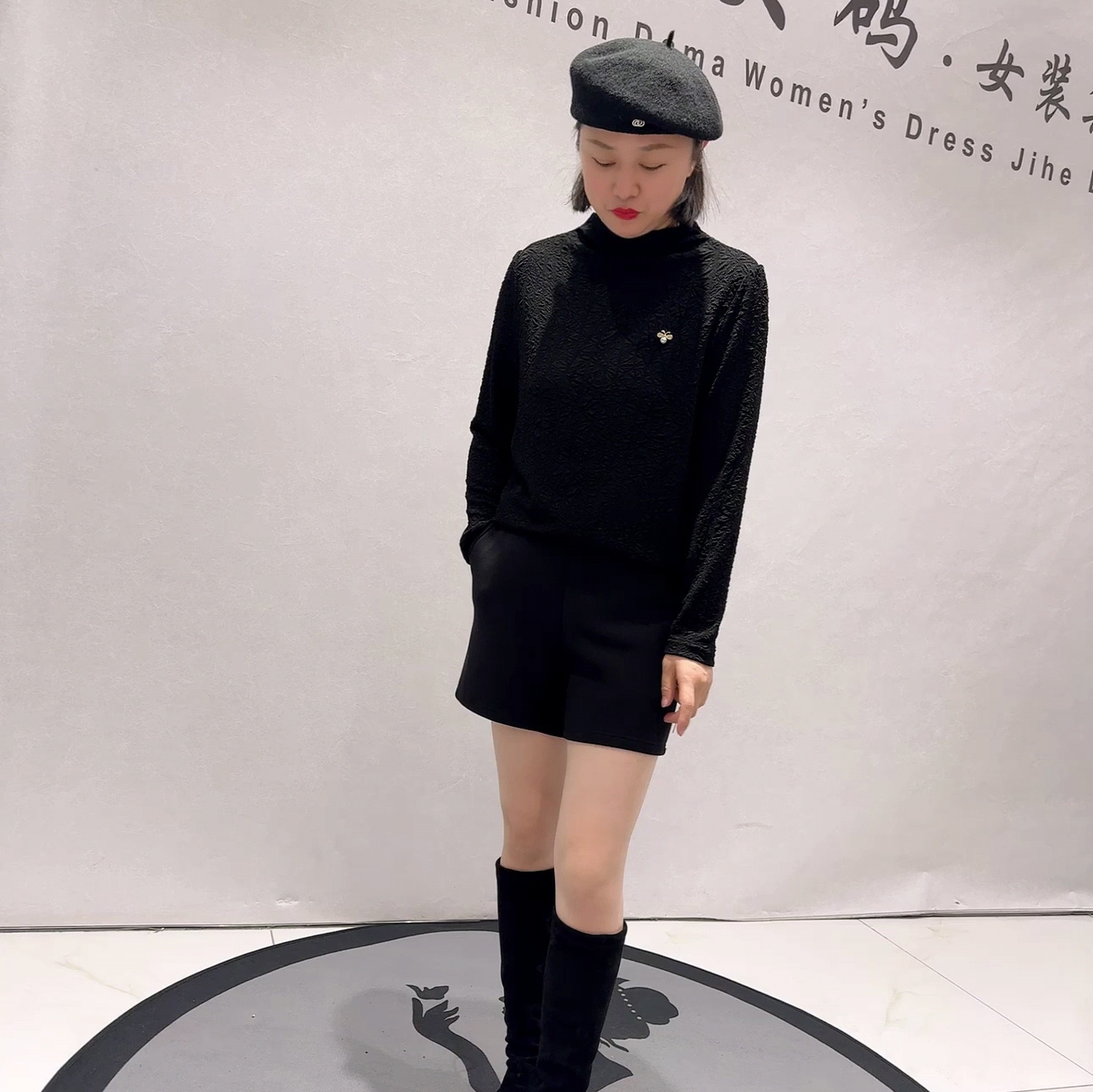 1369芮娜依莲春款新品高档洋气简洁大方女人味醋酸面料气质衫大码