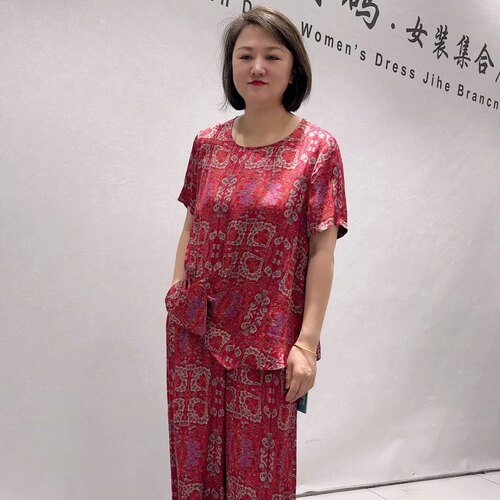 2205蓝鲸之吻初夏新品人丝面料设计感女人味洋气上衣加大码女装